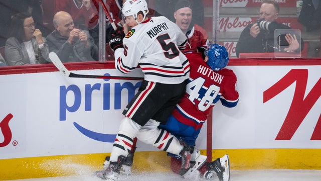 NHL: APR 14 Blackhawks at Canadiens 